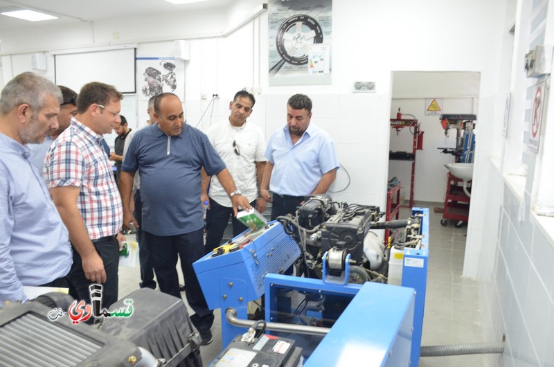 كفرقاسم- فيديو: نواب وأعضاء المجلس البلدي يشاركون الطلاب افتتاح عامهم الدراسي  باجواء بهيجة .